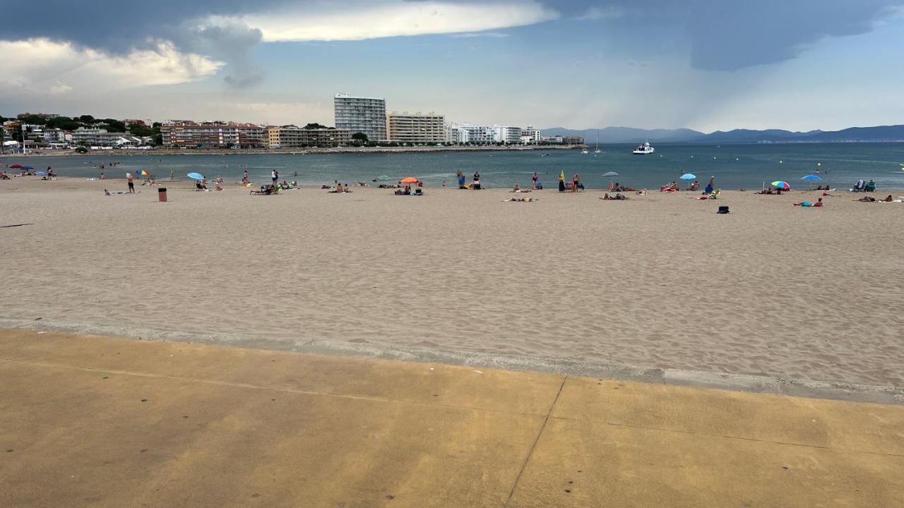 Apartamento En La Playa. Free Parking. Free Wifi L' Escala المظهر الخارجي الصورة