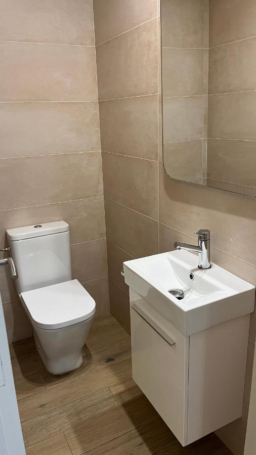 Apartamento En La Playa. Free Parking. Free Wifi L' Escala المظهر الخارجي الصورة
