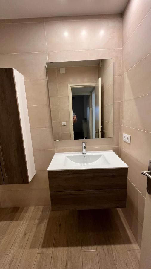 Apartamento En La Playa. Free Parking. Free Wifi L' Escala المظهر الخارجي الصورة